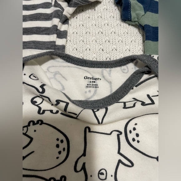 4 Gerber short sleeve boy onesies (bodysuits) - Picture 6 of 7